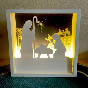 Light-up Nativity Diorama